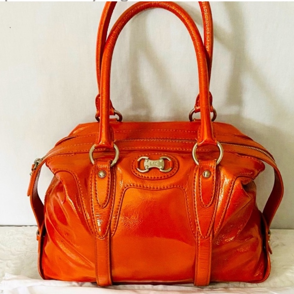 EUC Michael Kors leather shoulder bag